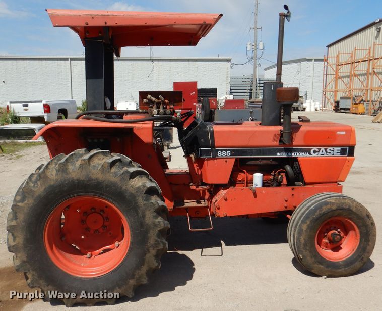 image for item DL8057 1985 Case IH 885  tractor