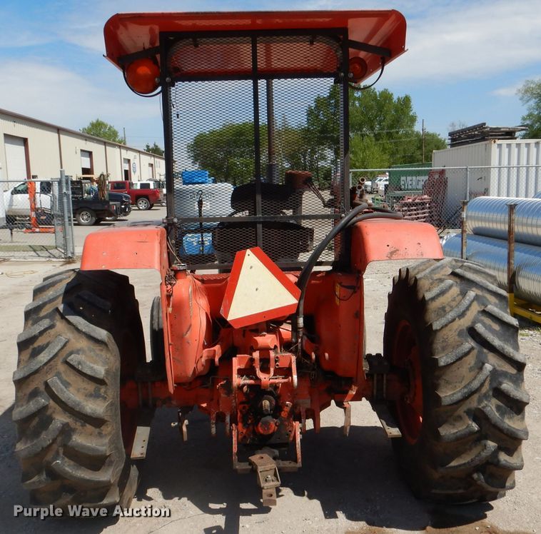 image for item DL8057 1985 Case IH 885  tractor