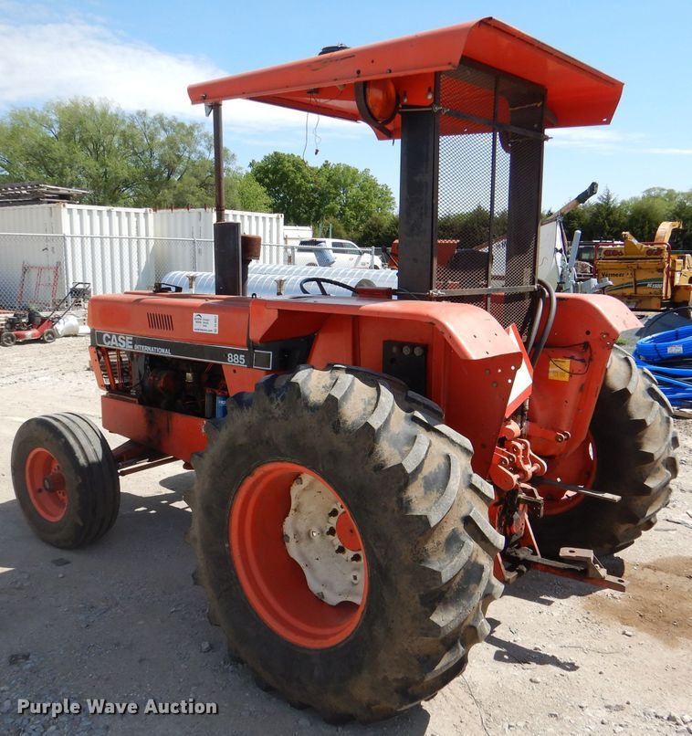 image for item DL8057 1985 Case IH 885  tractor