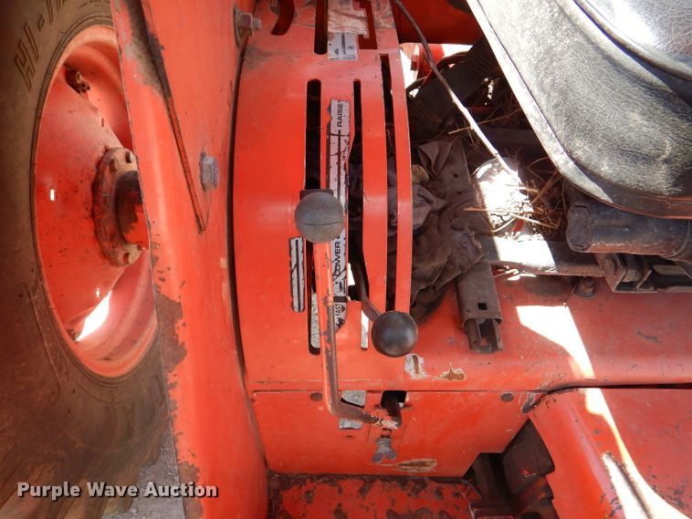 image for item DL8057 1985 Case IH 885  tractor