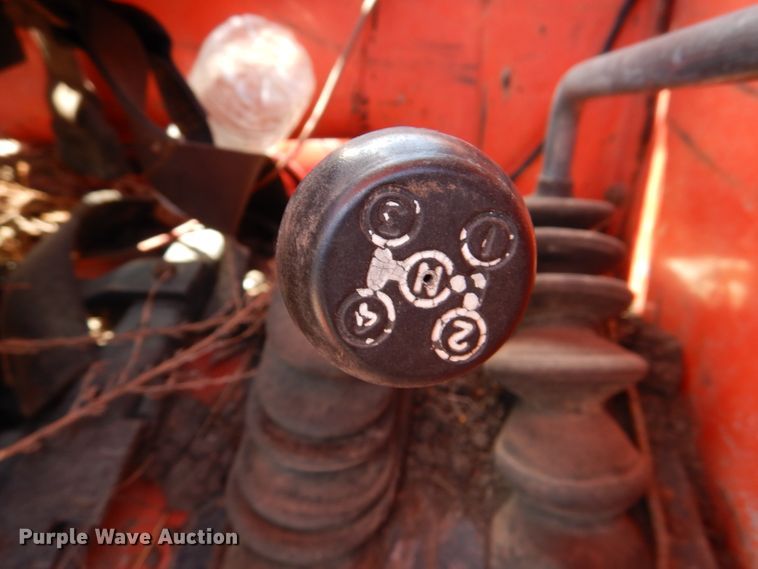 image for item DL8057 1985 Case IH 885  tractor