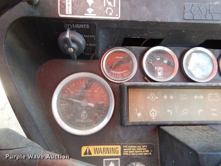 image for item DL8057 1985 Case IH 885  tractor