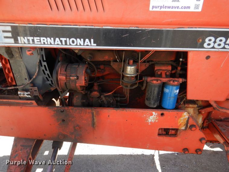 image for item DL8057 1985 Case IH 885  tractor