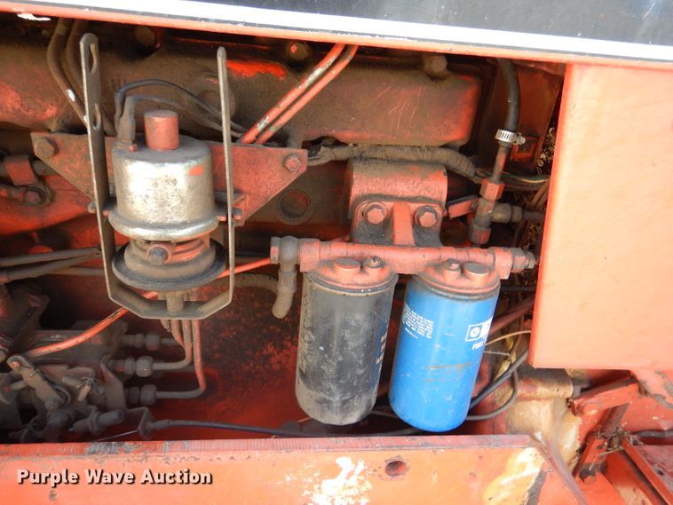 image for item DL8057 1985 Case IH 885  tractor