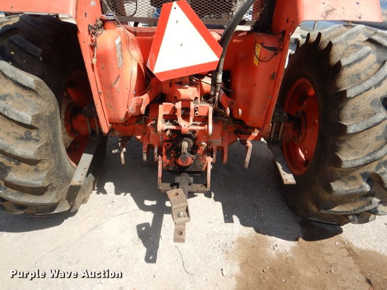 image for item DL8057 1985 Case IH 885  tractor