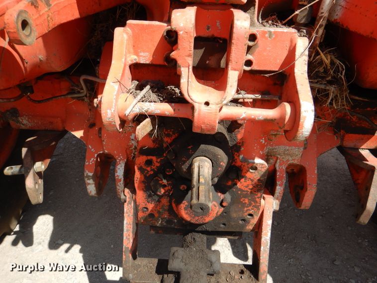 image for item DL8057 1985 Case IH 885  tractor