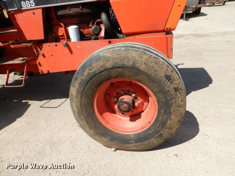 image for item DL8057 1985 Case IH 885  tractor