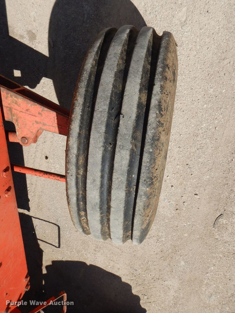 image for item DL8057 1985 Case IH 885  tractor