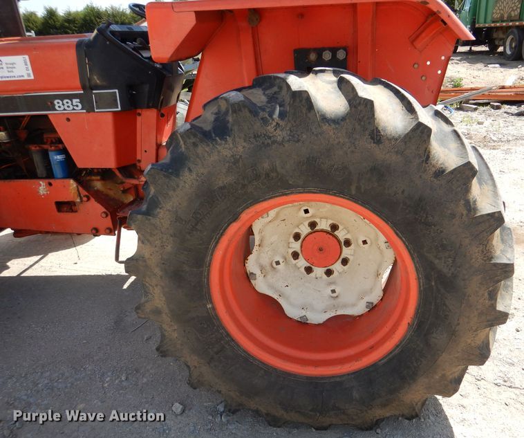 image for item DL8057 1985 Case IH 885  tractor