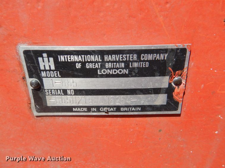 image for item DL8057 1985 Case IH 885  tractor