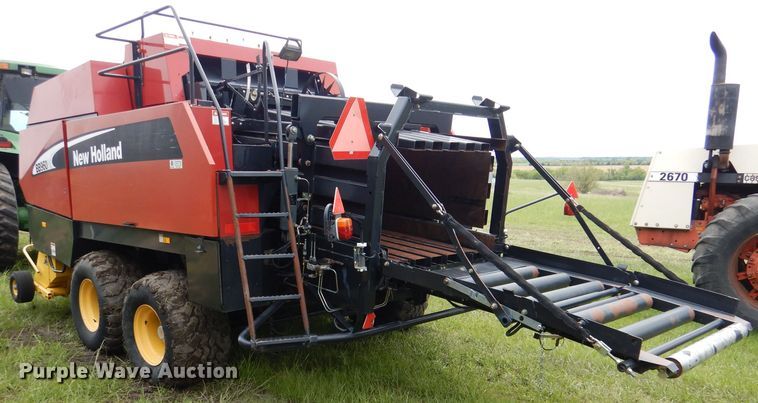 image for item DL8098 2004 New Holland BB960A  large square baler