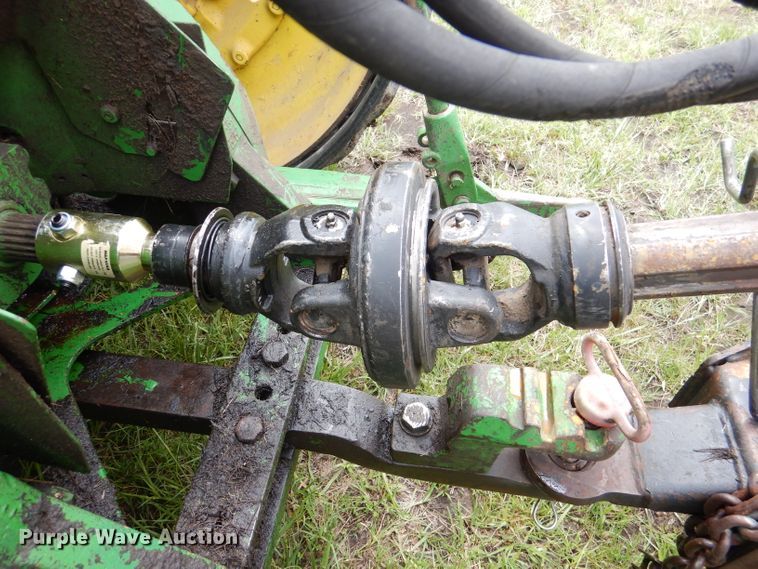 image for item DL8098 2004 New Holland BB960A  large square baler