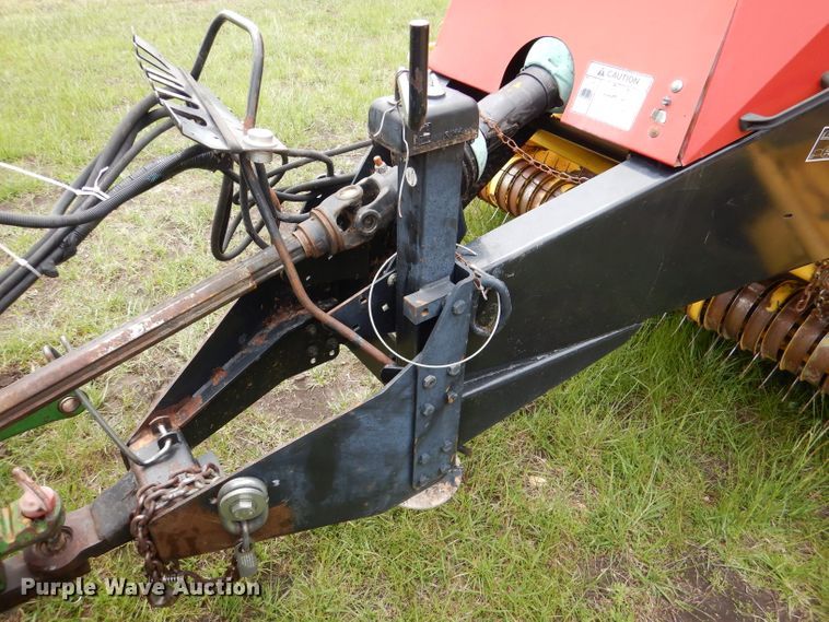 image for item DL8098 2004 New Holland BB960A  large square baler
