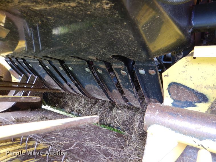 image for item DL8098 2004 New Holland BB960A  large square baler