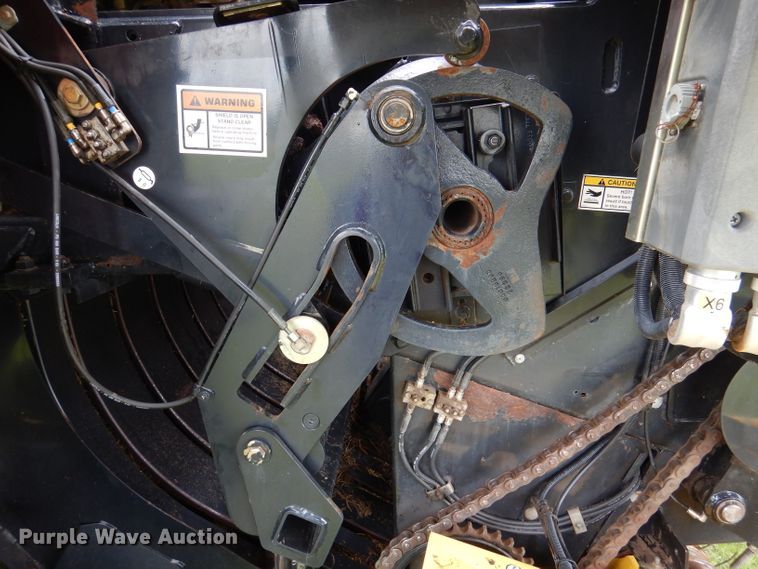 image for item DL8098 2004 New Holland BB960A  large square baler