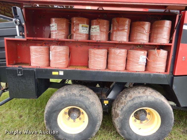 image for item DL8098 2004 New Holland BB960A  large square baler