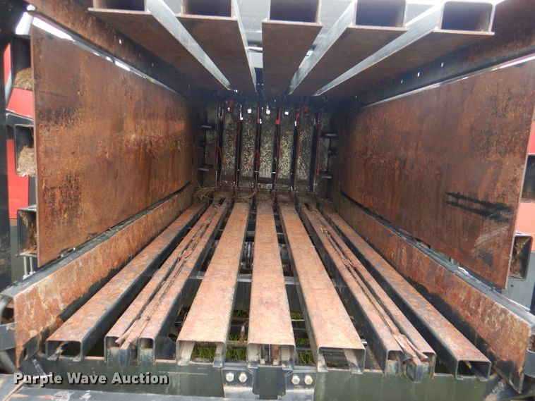 image for item DL8098 2004 New Holland BB960A  large square baler