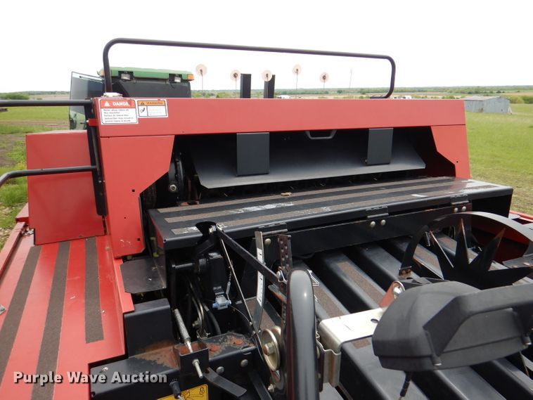 image for item DL8098 2004 New Holland BB960A  large square baler