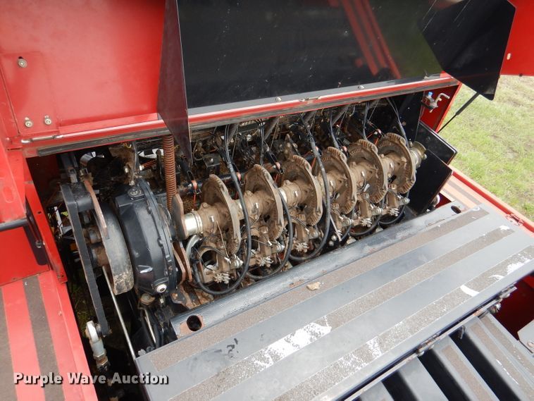 image for item DL8098 2004 New Holland BB960A  large square baler