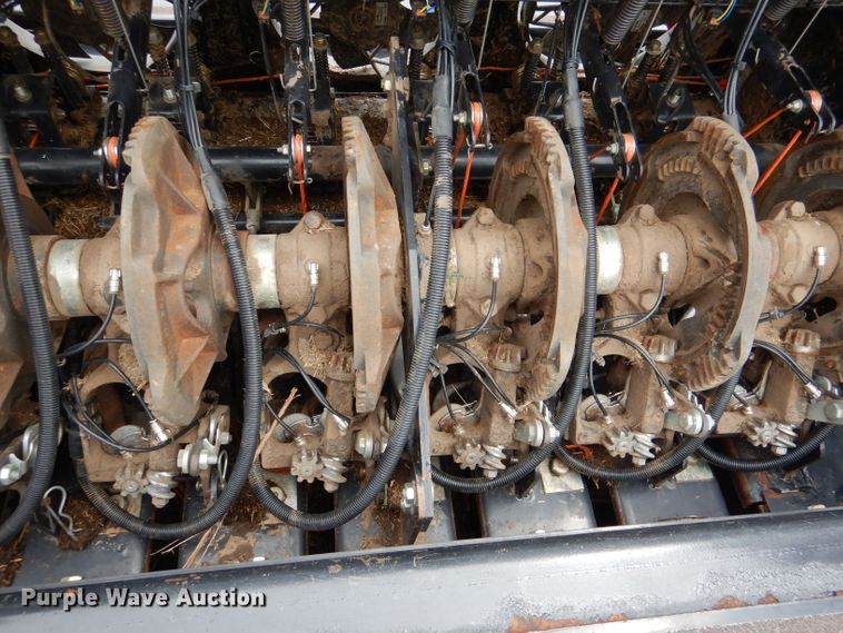 image for item DL8098 2004 New Holland BB960A  large square baler