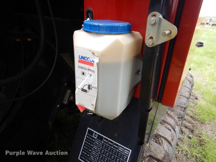 image for item DL8098 2004 New Holland BB960A  large square baler