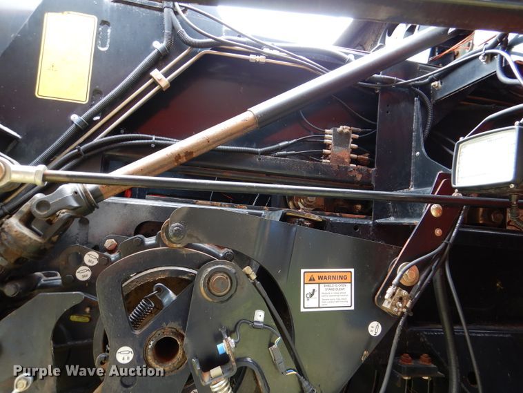 image for item DL8098 2004 New Holland BB960A  large square baler