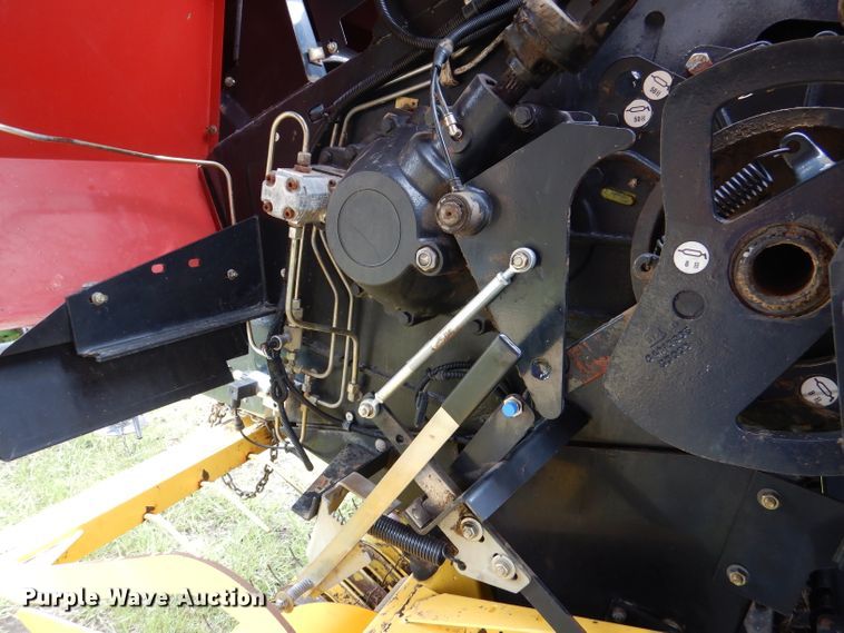 image for item DL8098 2004 New Holland BB960A  large square baler