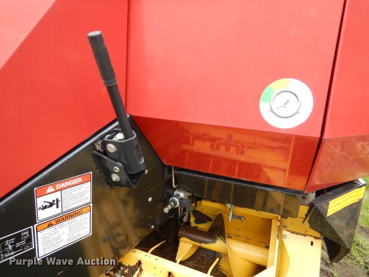 image for item DL8098 2004 New Holland BB960A  large square baler