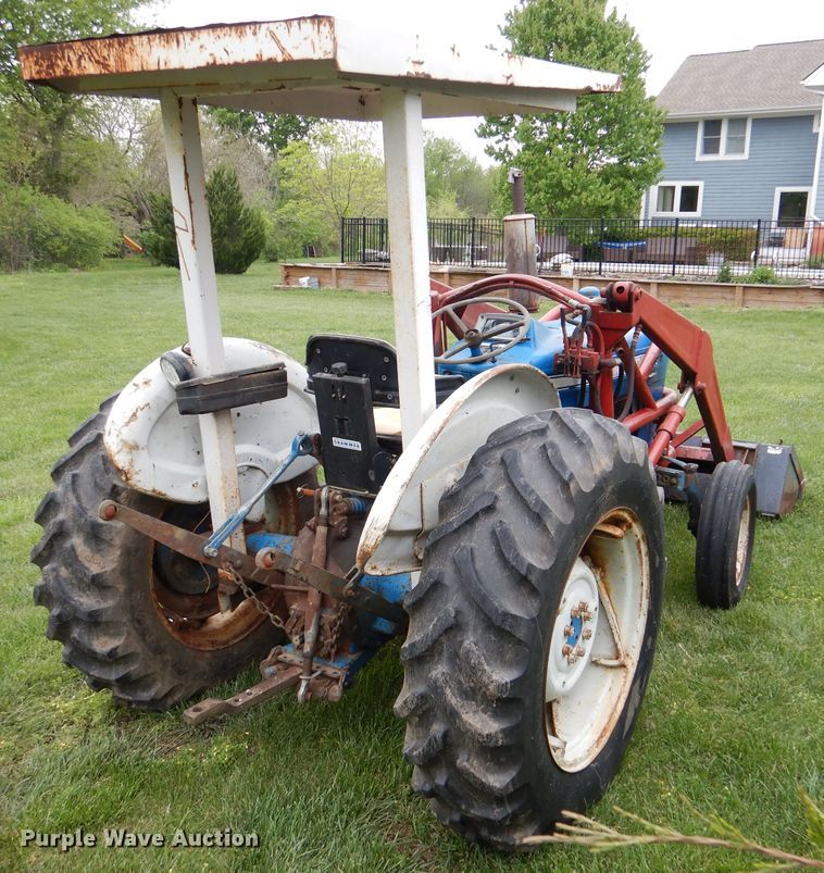 image for item DL8100 Ford 2000  tractor