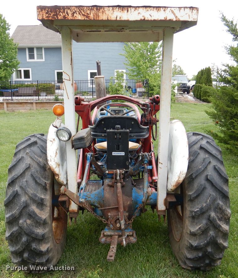 image for item DL8100 Ford 2000  tractor