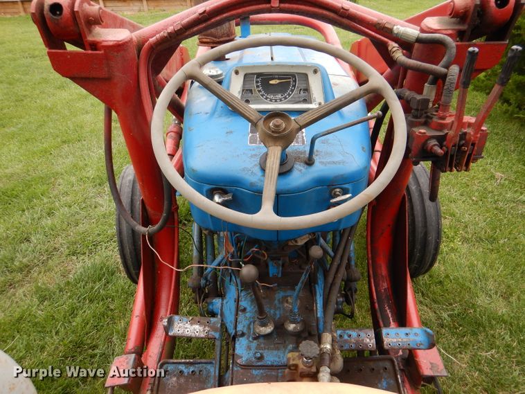 image for item DL8100 Ford 2000  tractor