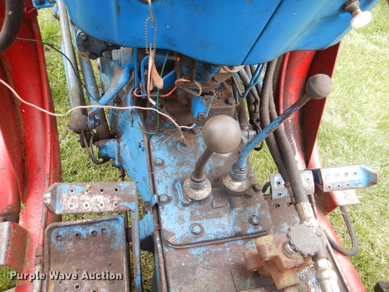 image for item DL8100 Ford 2000  tractor