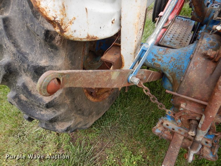 image for item DL8100 Ford 2000  tractor