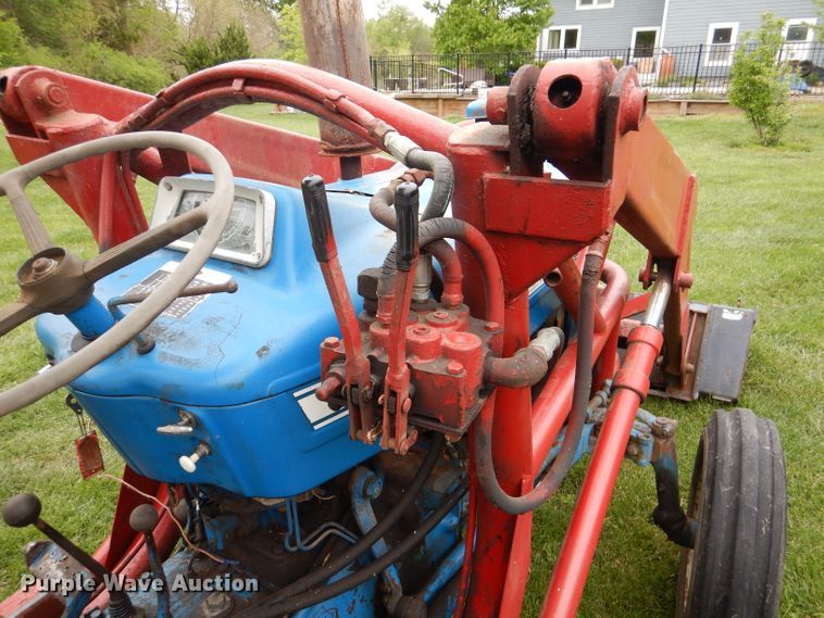 image for item DL8100 Ford 2000  tractor