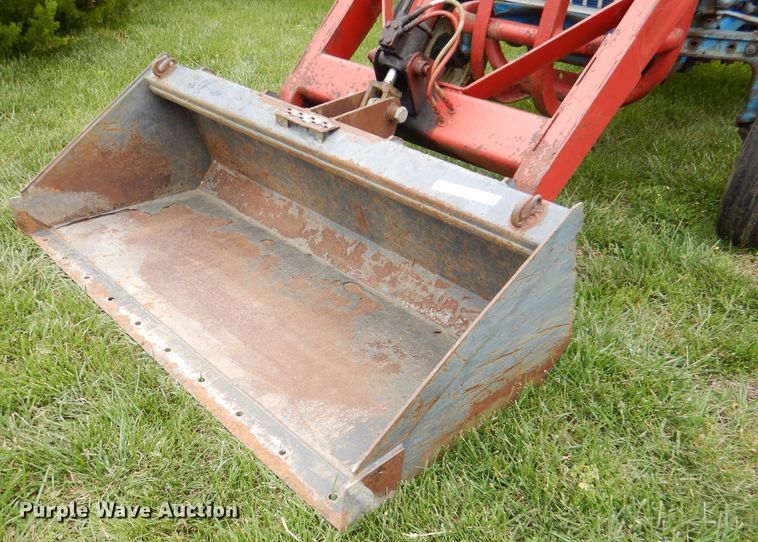 image for item DL8100 Ford 2000  tractor