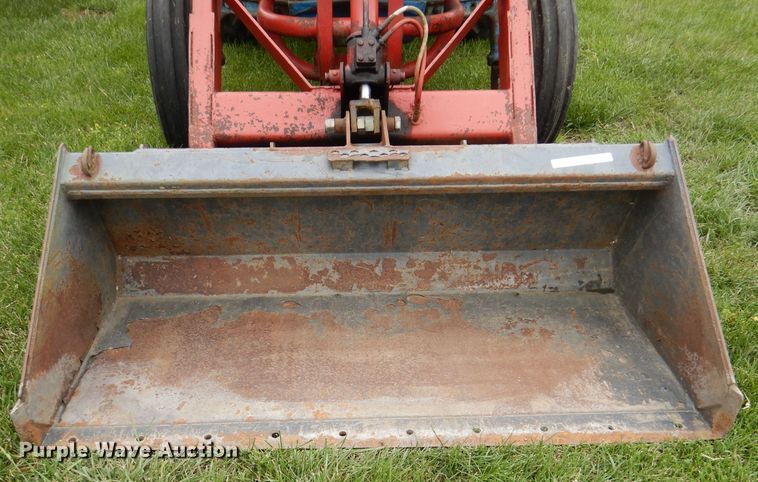 image for item DL8100 Ford 2000  tractor