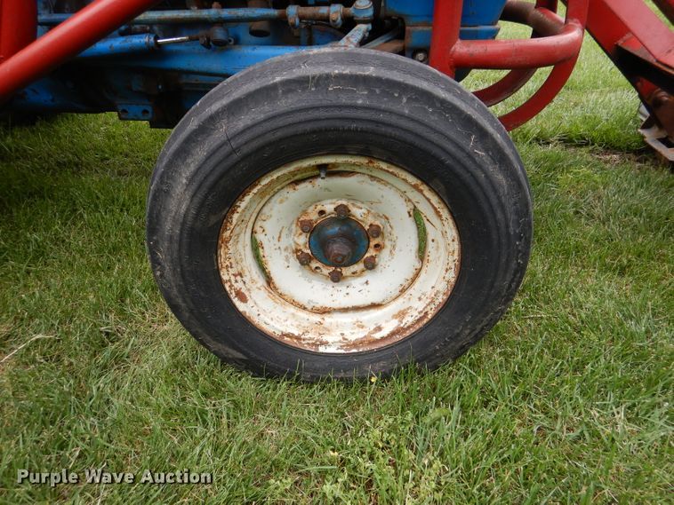 image for item DL8100 Ford 2000  tractor