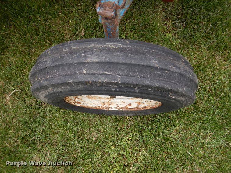 image for item DL8100 Ford 2000  tractor