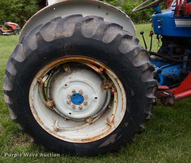 image for item DL8100 Ford 2000  tractor