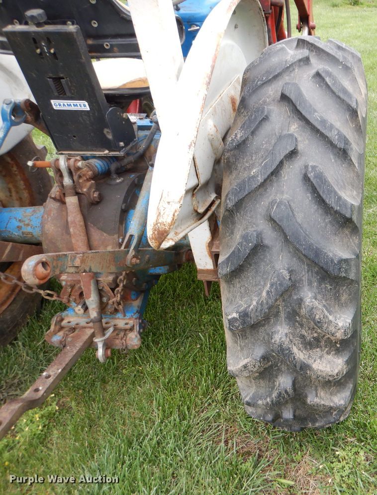 image for item DL8100 Ford 2000  tractor