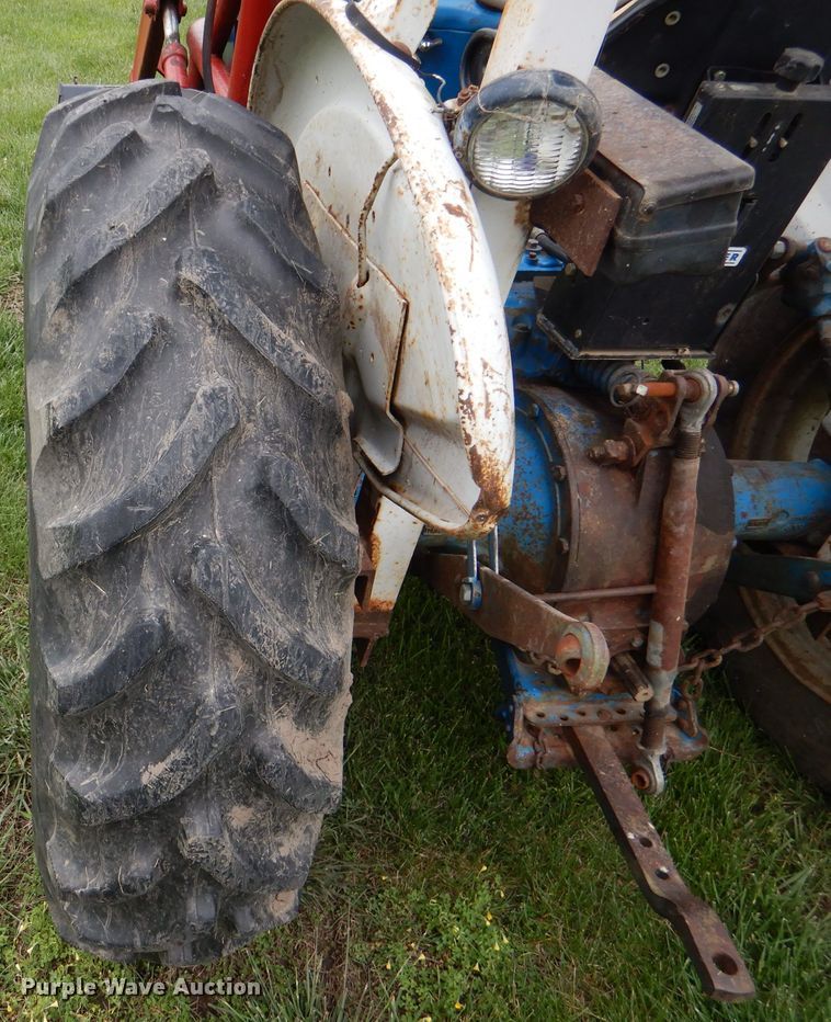 image for item DL8100 Ford 2000  tractor