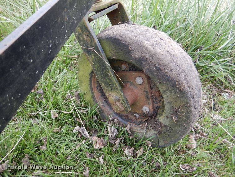 image for item DL8100 Ford 2000  tractor