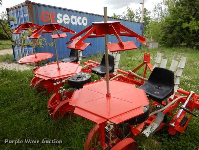 image for item DL8165 Checchi & Magli Unifox  transplanter