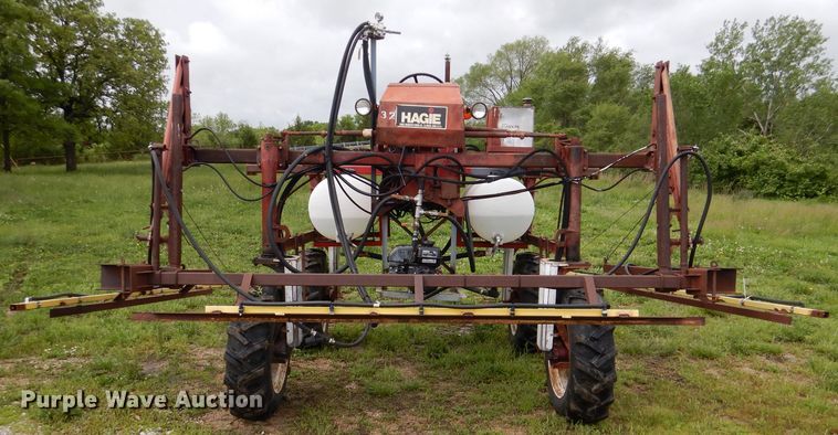 image for item DL8173 Hagie 470  Hi-Tractor sprayer