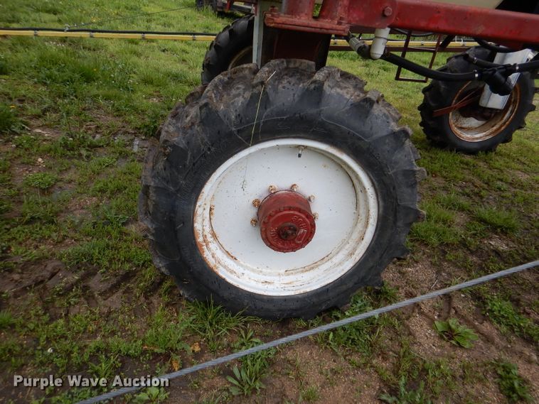 image for item DL8173 Hagie 470  Hi-Tractor sprayer