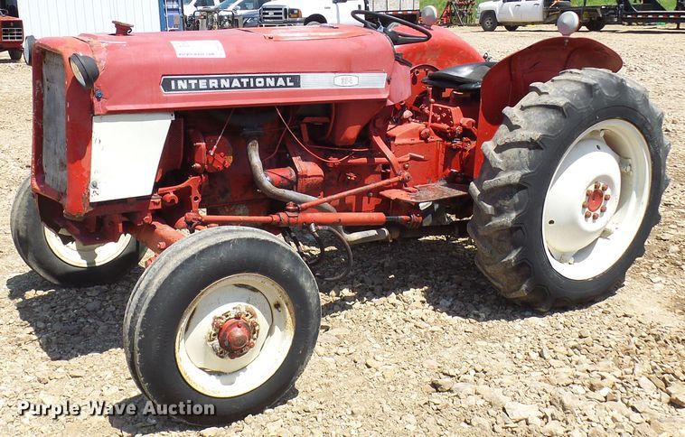 image for item DM2999 International 354  tractor