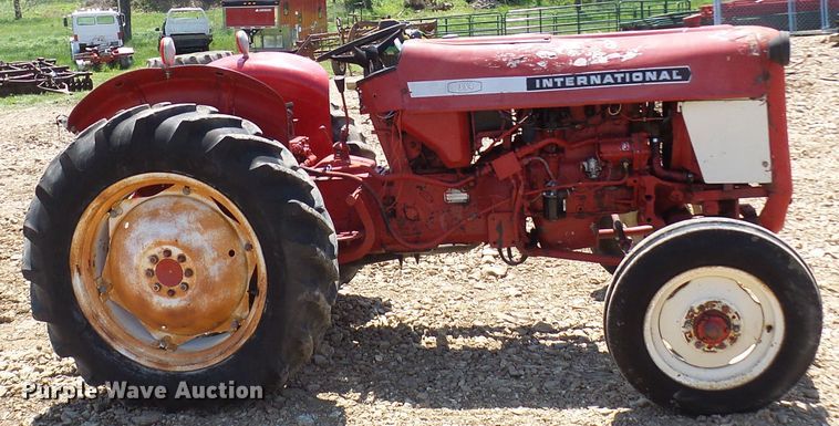 image for item DM2999 International 354  tractor