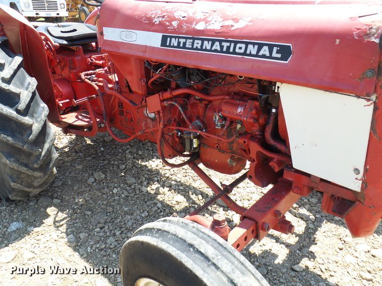 image for item DM2999 International 354  tractor
