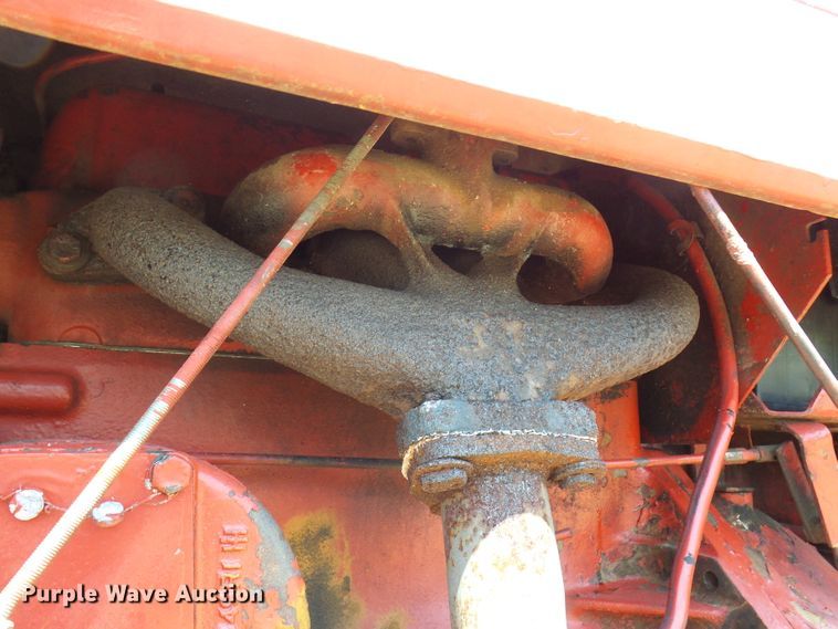 image for item DM2999 International 354  tractor