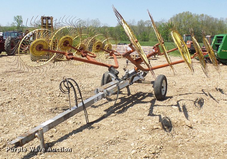 OMI AGC10 hay rake in Tebbetts, MO | Item DM3004 sold | Purple Wave